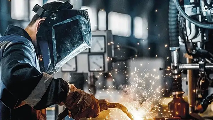 Sanayi üretimi yıllık yüzde 1,5 arttı