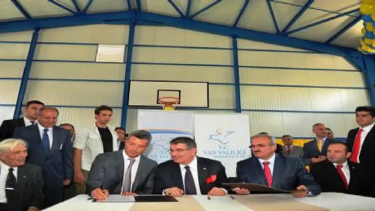 SARAN OKUL YAPMA SÖZÜ DE VERDİ