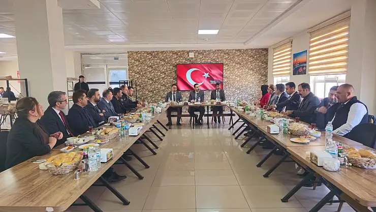 Saray'da Çetin Dinçadam ve Ömer Yeşilova için veda yemeği düzenlendi