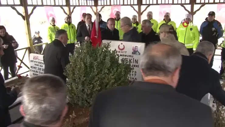 Şehit Fethi Sekin kabri başında anıldı