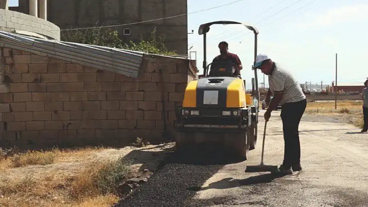 Seyrantepe Mahallesinde yol çalışmaları sürüyor