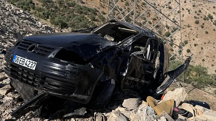 Şırnak'ta kamyonet şarampole devrildi