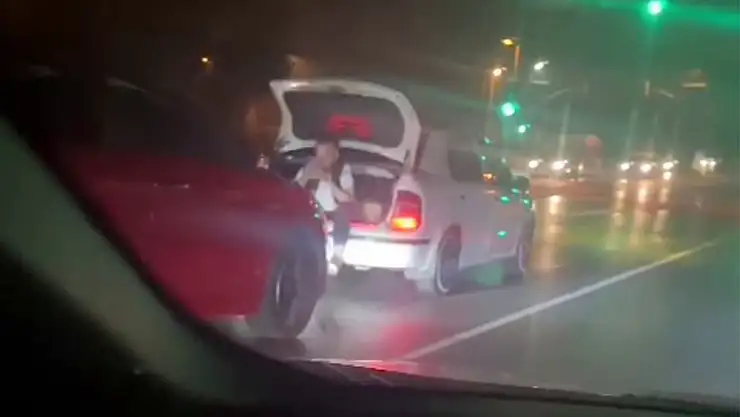 Sosyal medya uğruna canlarını tehlikeye attılar: O anlar kamerada