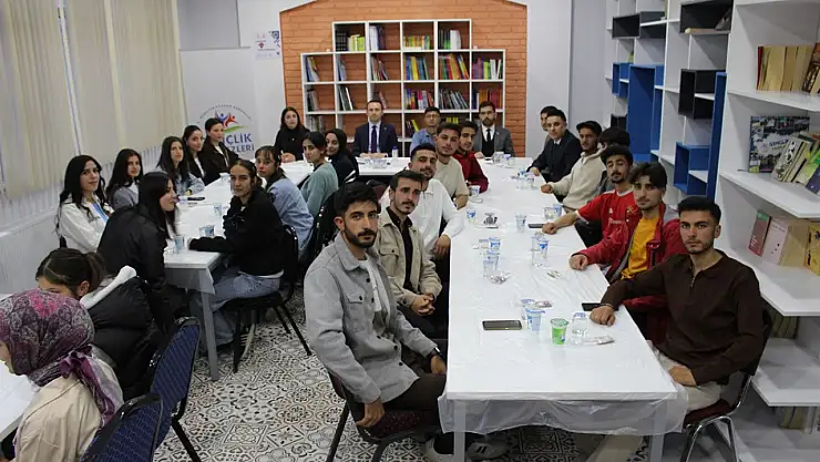 Süleyman Bakan gençlerle iftar programında buluştu