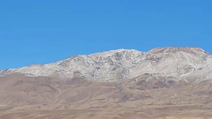 Süphan Dağı beyaza büründü