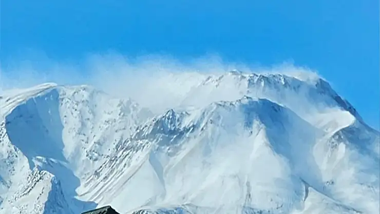 Süphan Dağı'nda kar fırtınası