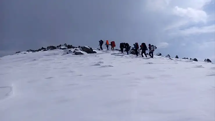 Süphan Dağı'nda zirve tırmanışı yarıda kaldı