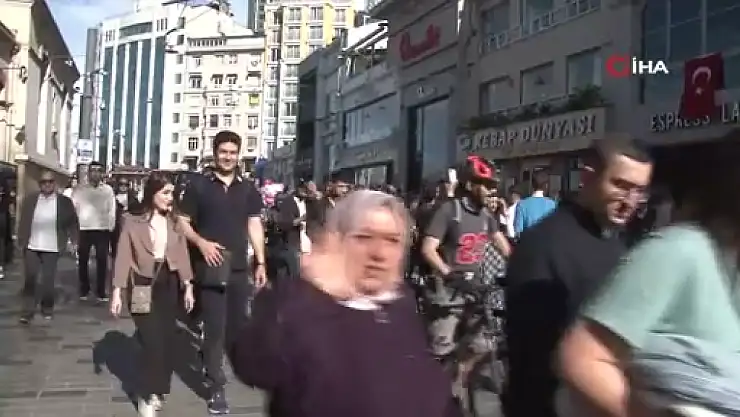 Taksim ve İstiklal Caddesi'nde bayram yoğunluğu