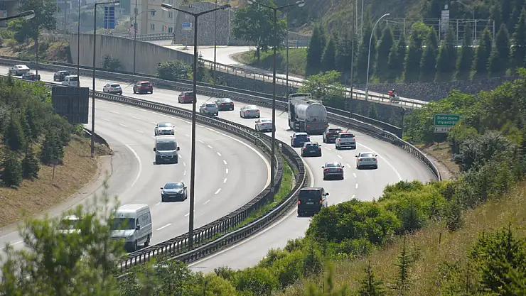 TEM'de bayram öncesi trafik akıcı