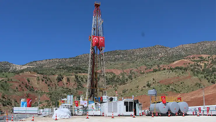 Temmuz'da toplam petrol üretimi 4 milyon varil