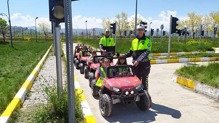 Trafik eğitimleri sürüyor