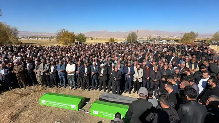Trafik kazasında hayatını kaybedenler toprağa verildi