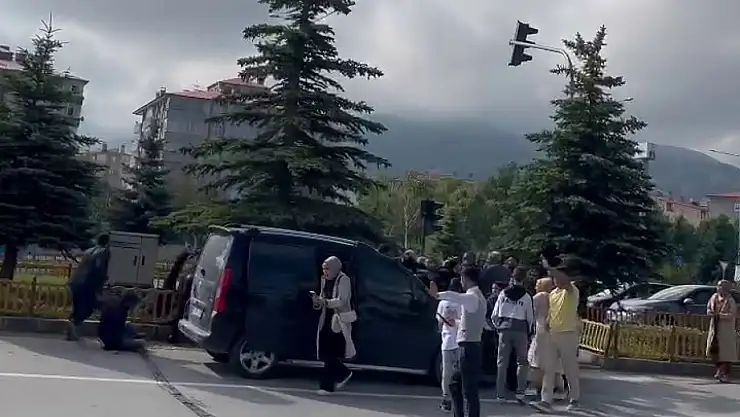 Trafikte 'yol verme' kavgası