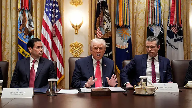 Trump: Kim olursa ülkemize uyuşturucu satan herkes saldırıya uğrayabilir