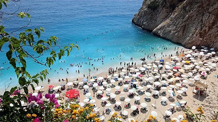 Turizm geliri geçen yılın aynı çeyreğine göre yüzde 3,9 arttı