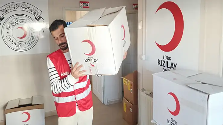 Türk Kızılay Erciş Şubesi'nden giyim yardımı