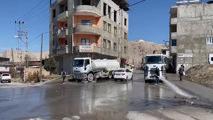 Tuşba Belediyesi temizlik çalışmalarına devam ediyor