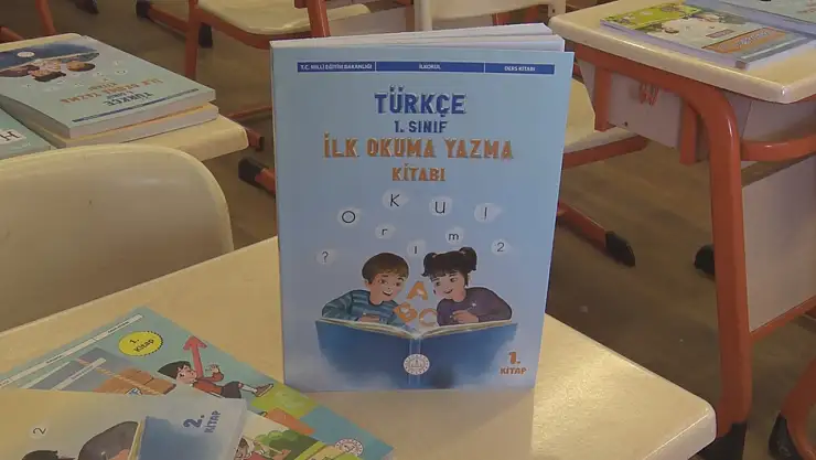 Ücretsiz ders kitapları sıralardaki yerini aldı