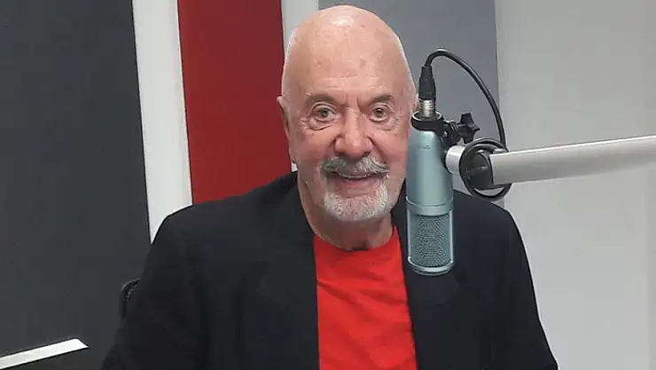 Ünlü sunucu Erkan Yolaç hayatını kaybetti