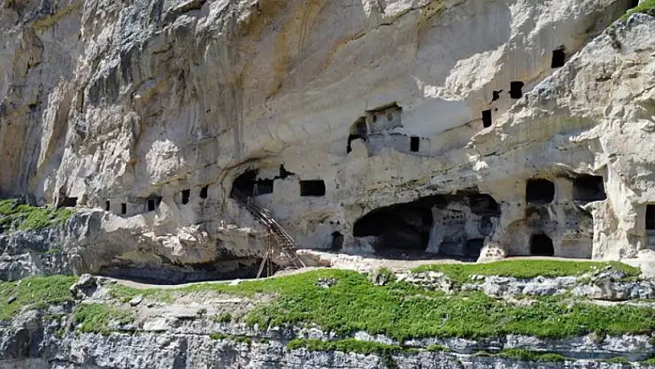 Urartu mağaraları turizme açılıyor