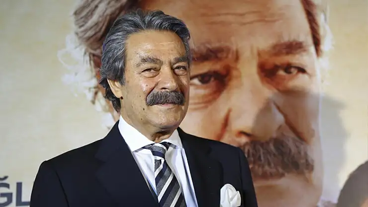 Usta oyuncu hastaneye kaldırıldı