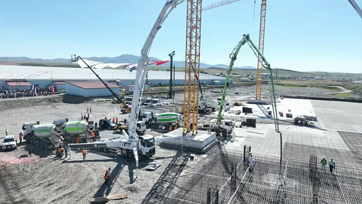 V Mall Ağrı'nın temeli atıldı