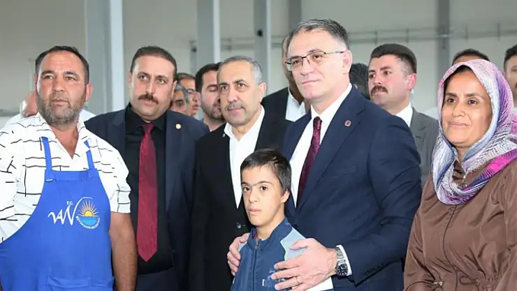 Vali Balcı, kapalı semt pazarı esnafını ziyaret etti