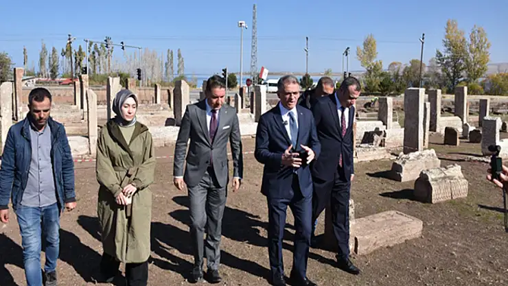 Vali Balcı restorasyon çalışmalarını inceledi