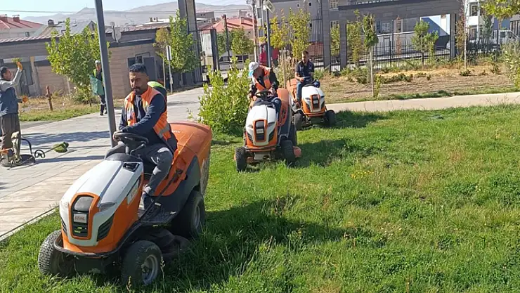 Van Büyükşehir Belediyesi'nden yeşil alanlarda bakım onarım çalışması