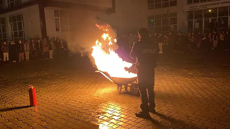 Van'da 11 bin 300 öğrenci ile tatbikat