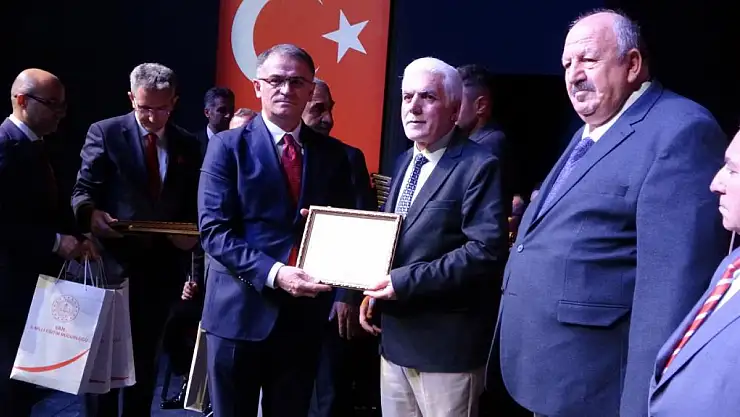 Van'da 24 Kasım Öğretmenler Günü kutlandı