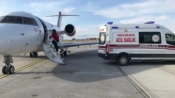 Van'da 3 yenidoğan hasta ambulans uçakla sevk edildi