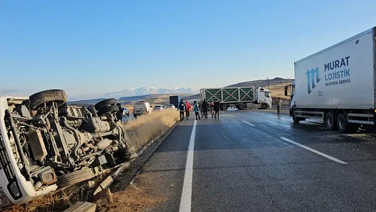 Van'da 6 araç birbirine girdi