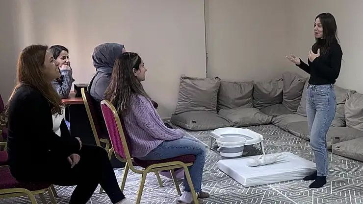 Van'da anne adaylarına normal doğum ve bakım eğitimi