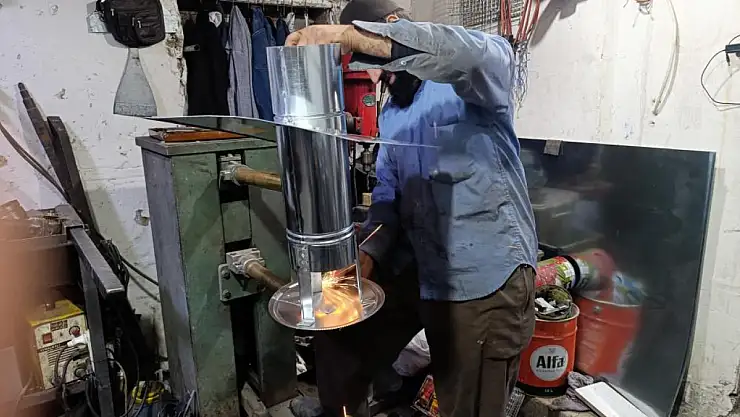 Van'da asırlık sobacılar çarşısında hareketlilik başladı
