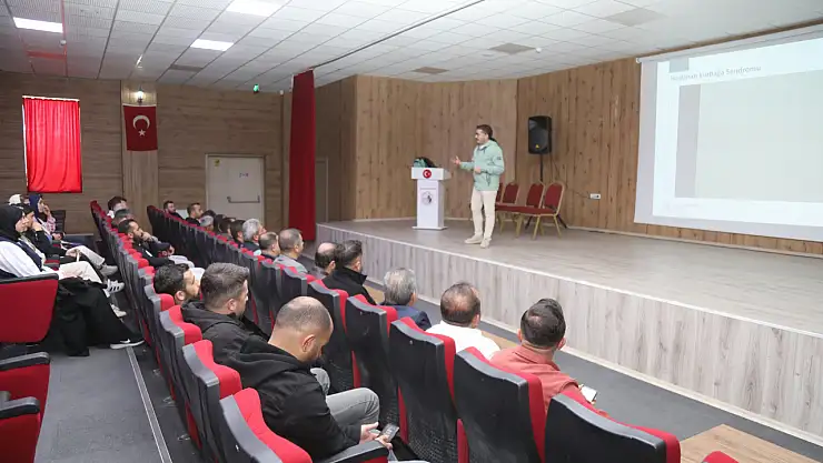 Van'da belediye personeline bağımlılığın etkileri ve korunma yöntemleri anlatıldı