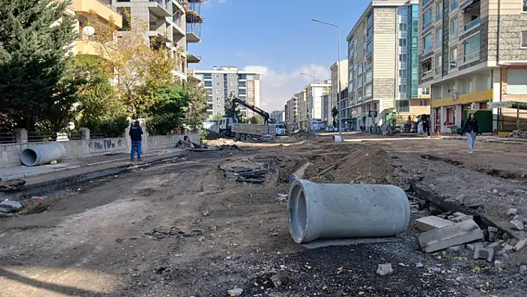 Van'da birçok yol adeta şantiyeye döndü
