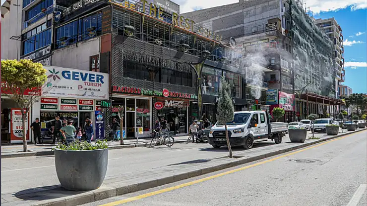 Van'da caddeler gül suyu kokuyor