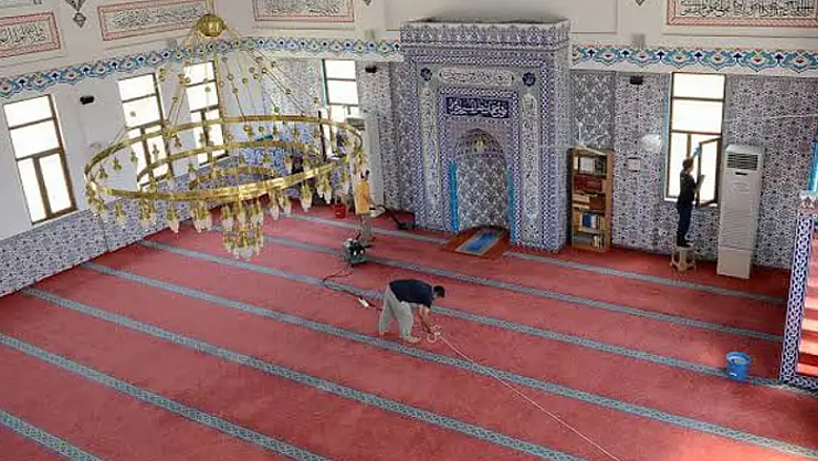 Van'da camiler Ramazan'a hazırlanıyor