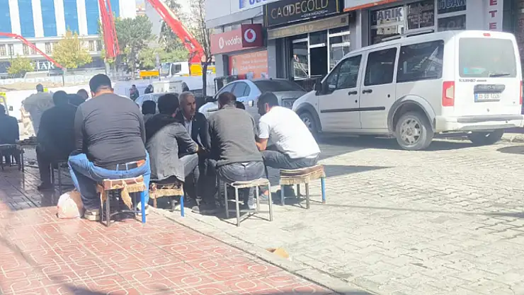 Van'da çarşı merkezinde kaldırım ve yol işgalleri sürüyor