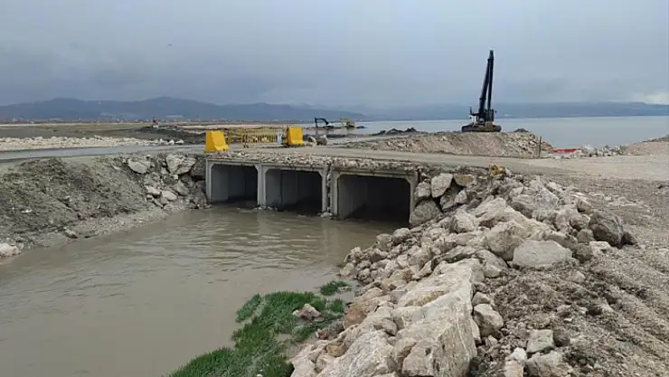 Van'da dereler yükseldi