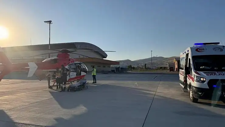 Van'da doğum hastası kadın için helikopter ambulans havalandı
