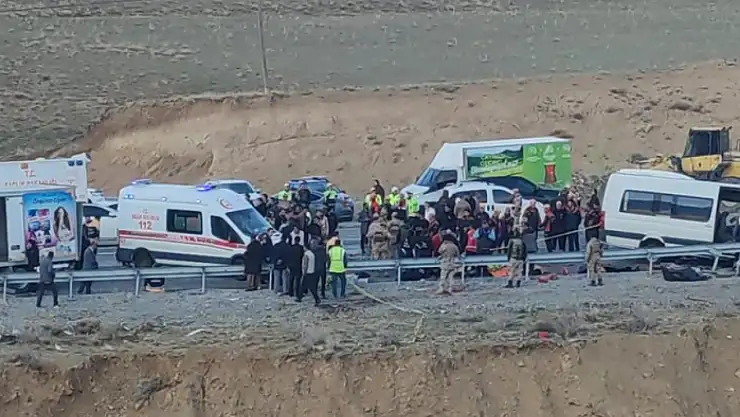 Van'da feci kazada ölü sayısı 8'e yükseldi