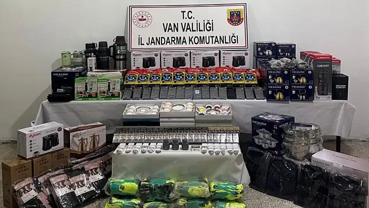 Van'da gümrük kaçağı malzemeler ele geçirildi
