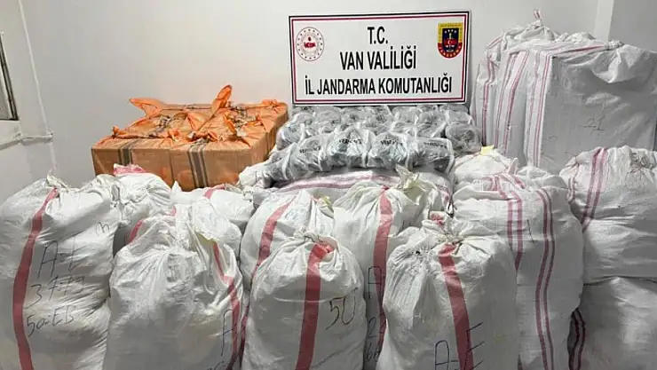 Van'da gümrük kaçağı malzemeler ele geçirildi