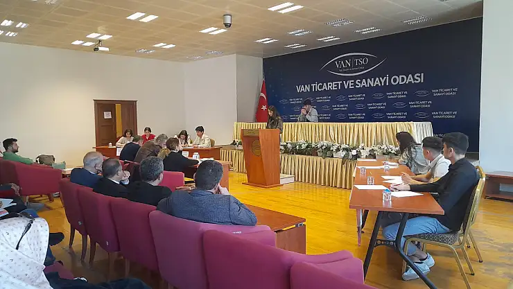 Van'da İlk kez Parlamenter Stil Münazara Turnuvası yapıldı