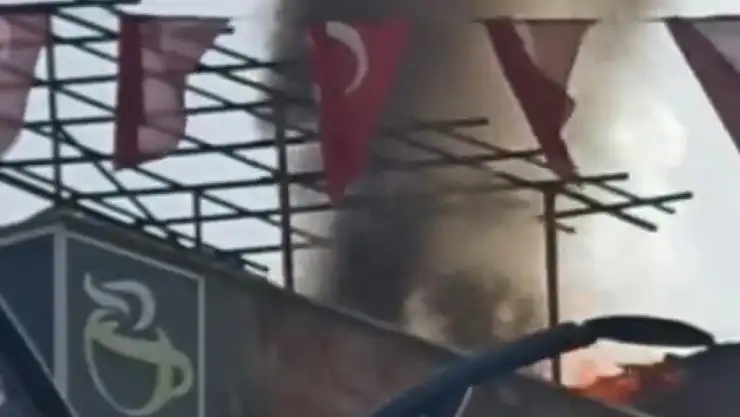 Van'da iş merkezinde yangın