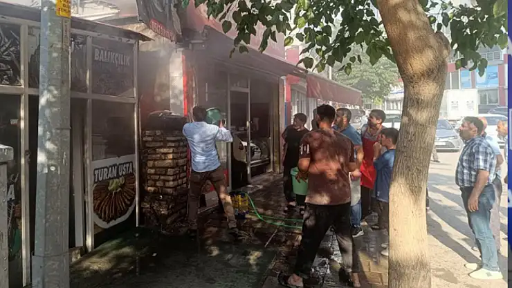 Van'da iş yerinde yangın