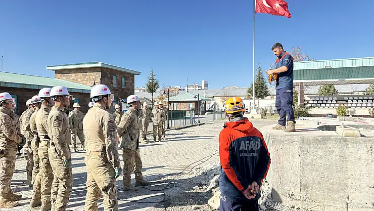 Van'da JÖH Ekiplerine arama kurtarma eğitimi verildi