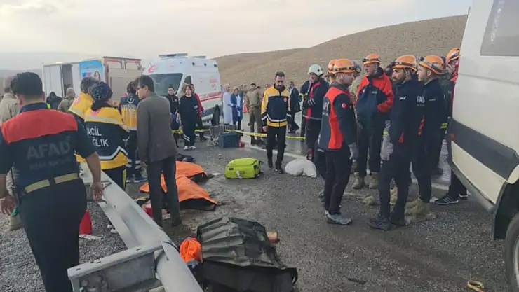 Van'da katliam gibi kazada 6 kişi hayatını kaybetti